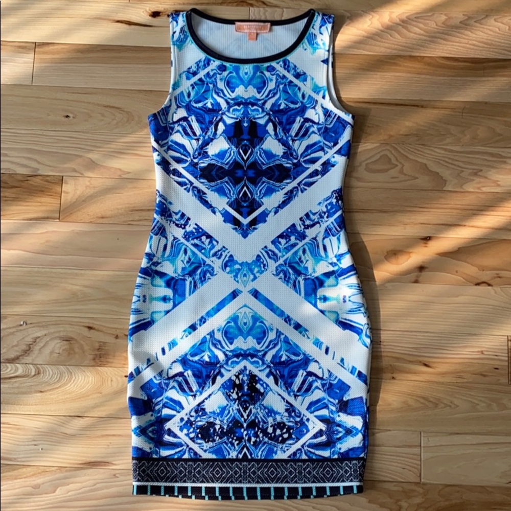 Super comfy and stretchy material !! Size small